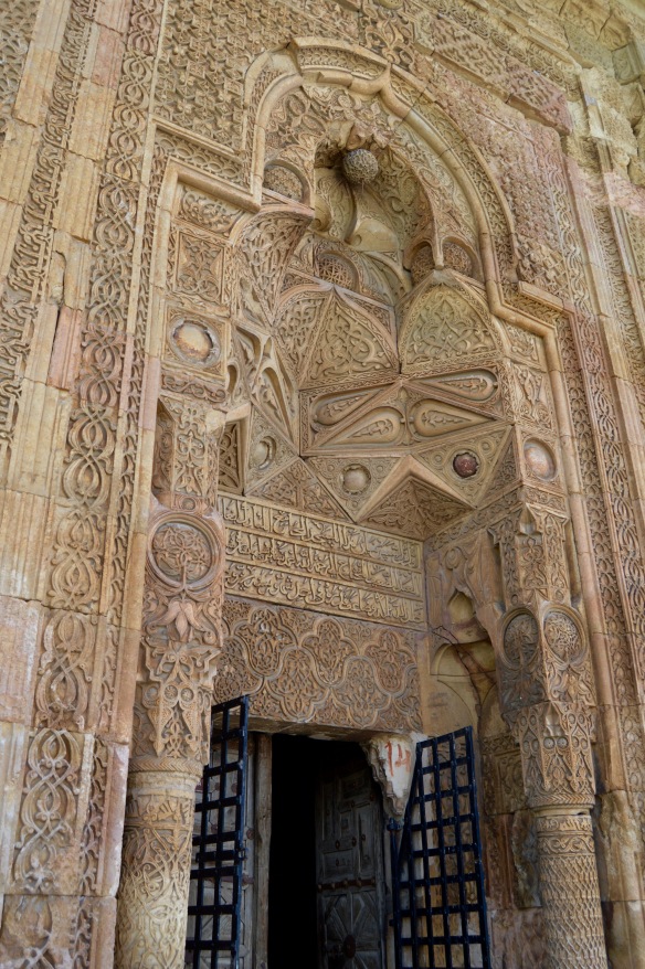 West portal, Ulu Camii, Divrigi. 
