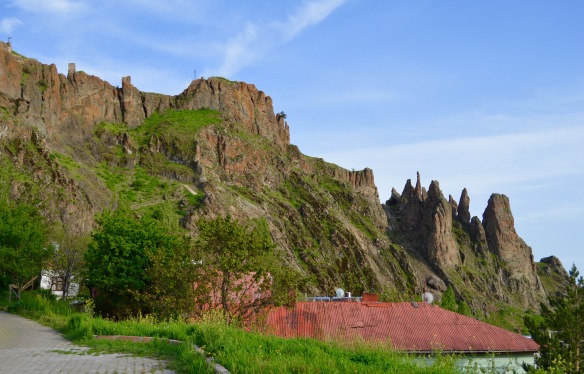 The citadel and the rocks that form its southern extremity, Sebinkarahisar. 